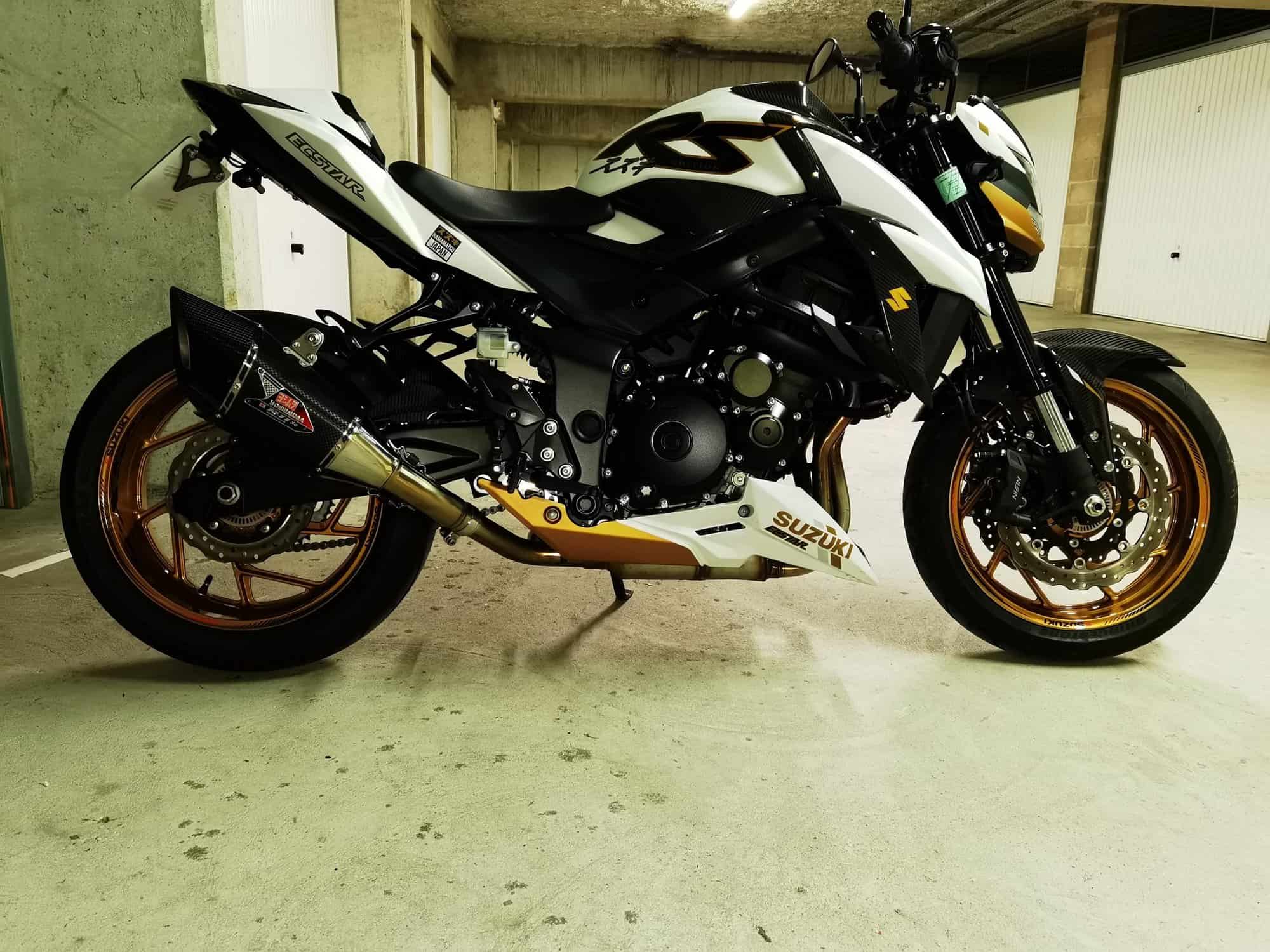 LISERETS JANTES MOTO GSXS 1000 STICKERS  kit pour 2 jantes 40 couleurs 1