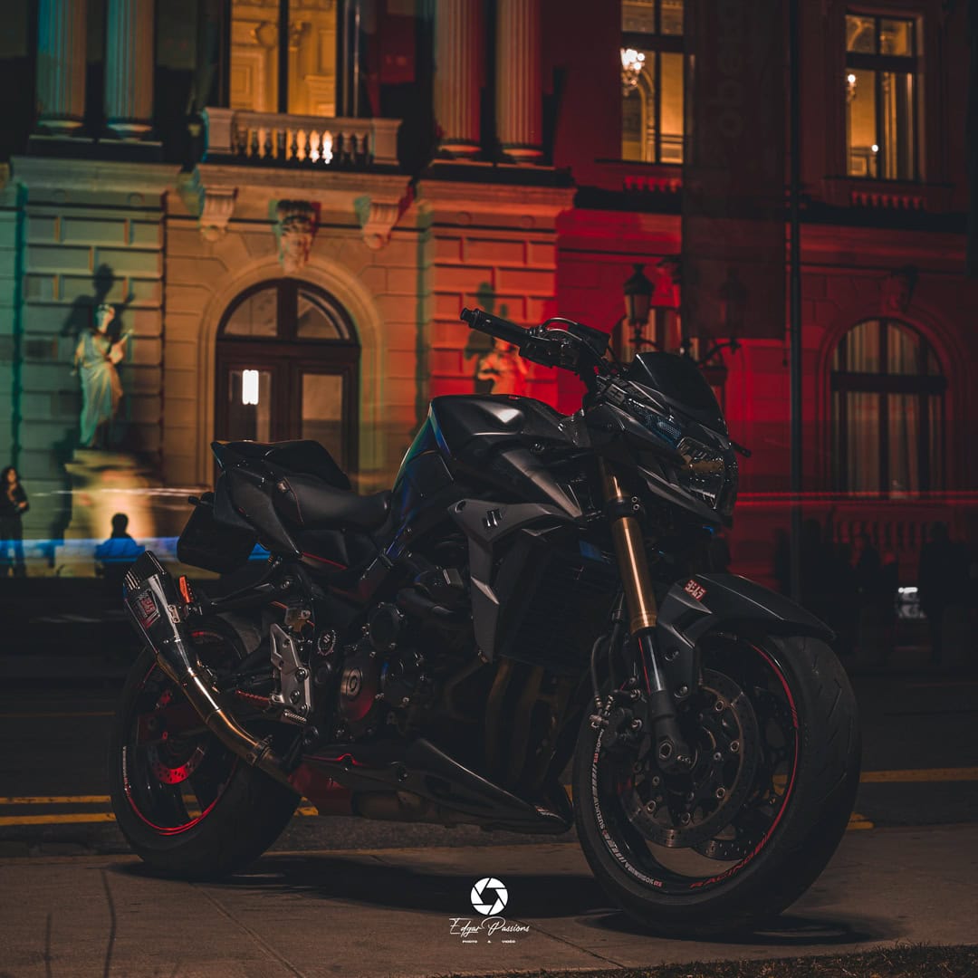 Read more about the article 2025 : Offrez un nouveau look avec des stickers moto – M-Stickers